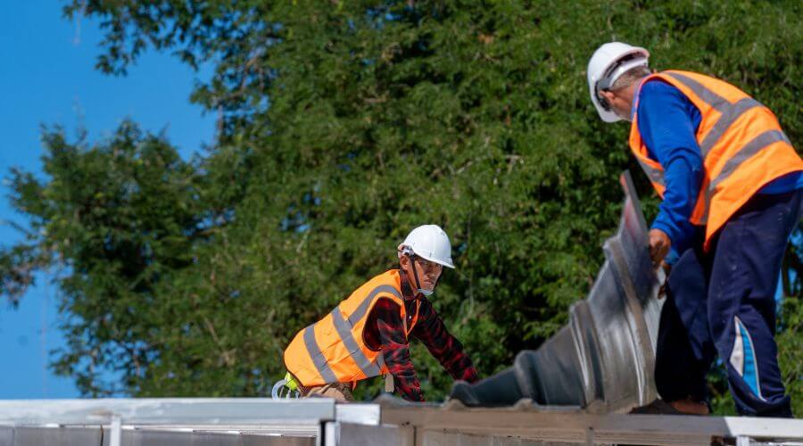 Expert Emergency Roof Repairs services in Savonburg, KS